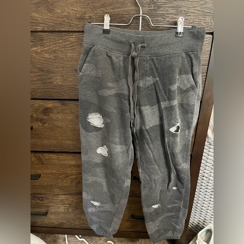 Aerie distressed camo joggers